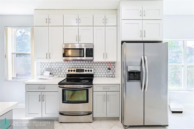 Building Photo - 2788 SW 177th Ave