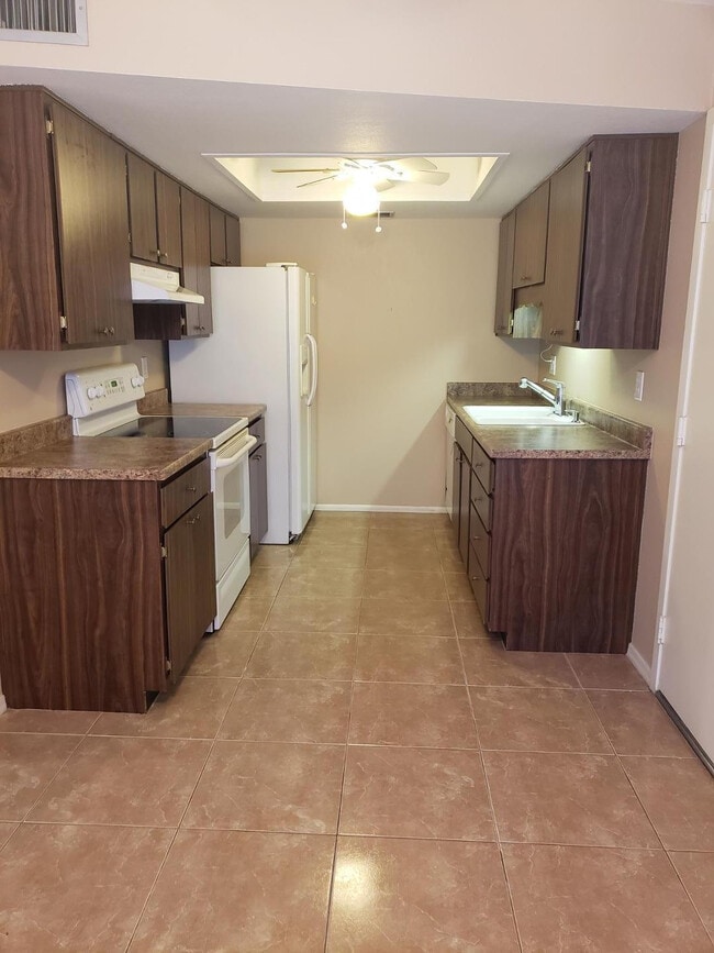Foto del edificio - 9626 W Mountain View Rd