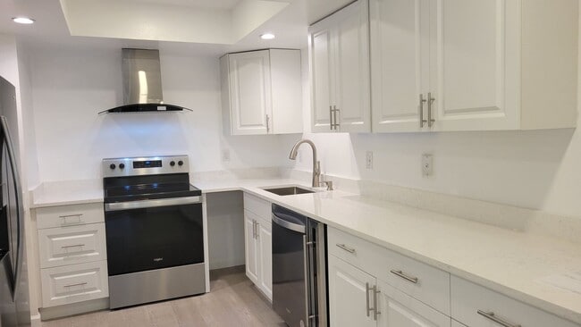 Photo - Annual unfurnished nicely renovated 2/2 villa near the Ringling Museum House