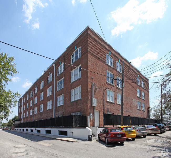 Dakota Lofts - Dakota Lofts Apartments