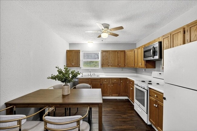 Building Photo - 221 Allen St