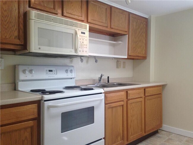 Building Photo - Rare West Bethlehem Apartment