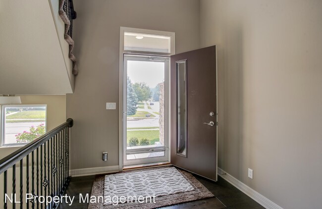 Building Photo - 4 br, 2.5 bath House - 5816 S 171st St