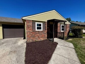 Building Photo - 810 Villa Park Ct