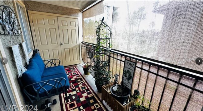 Foto del edificio - 5098 River Glen #203 Fully Furnished