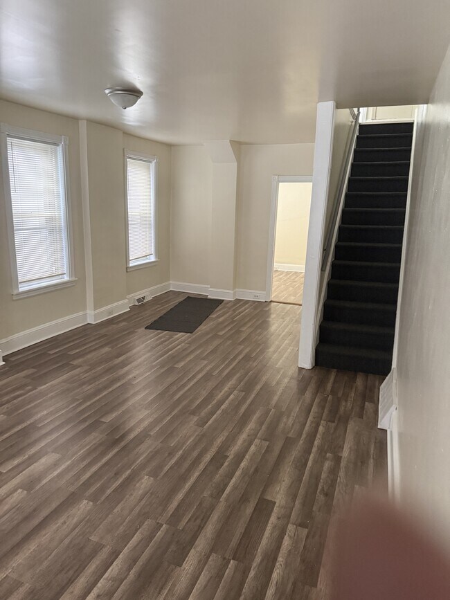 Foto del edificio - 187 E 18th St