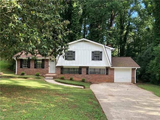 Building Photo - 5809 Oakleaf Way