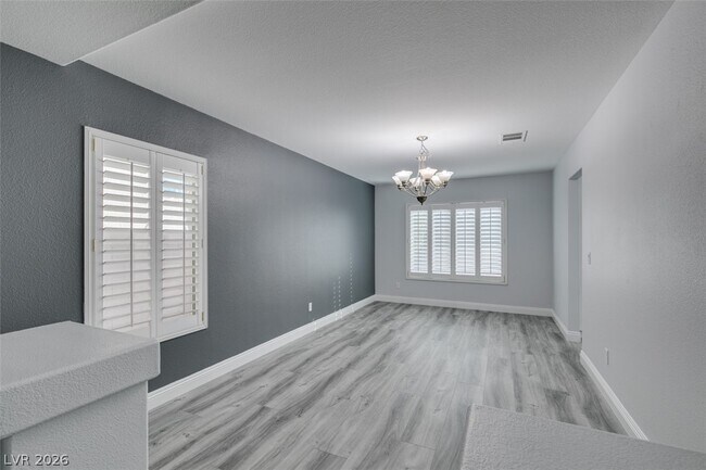 Foto del edificio - 651 Hidden Cellar Ct