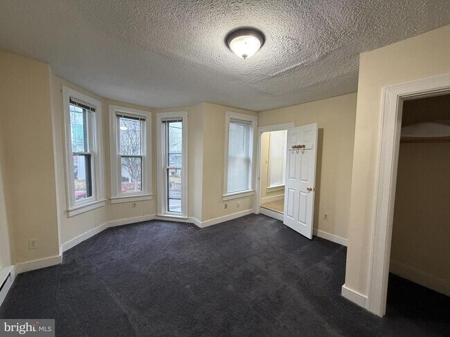 Foto del edificio - 406 S Cameron St