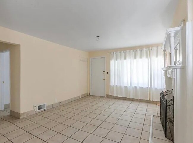 Building Photo - 112 White Ave