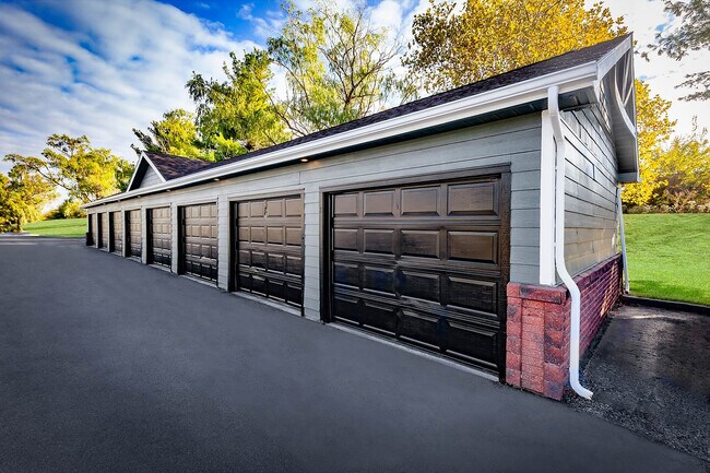 Cochera - Willows of Coventry