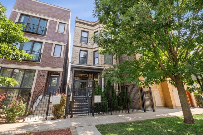 Foto del edificio - 1429 N Artesian Ave