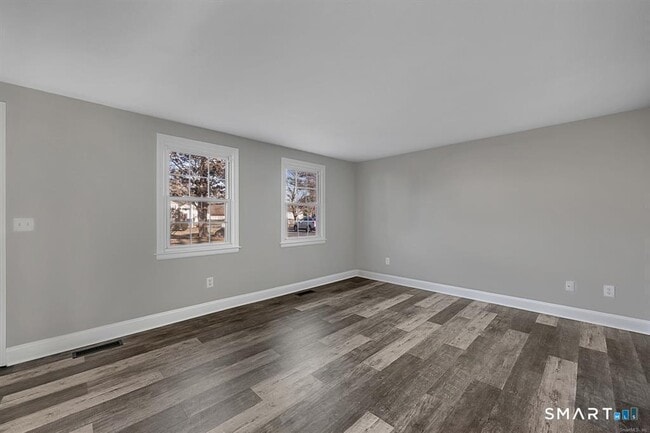 Building Photo - 2 Butternut Dr