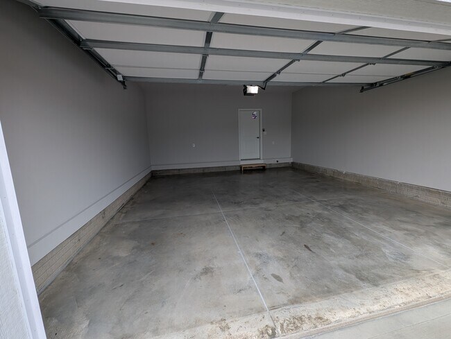 Cochera - 12855 S 45th Ter