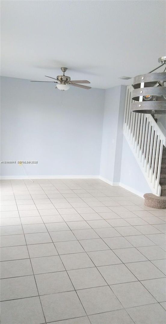 Foto del edificio - 4163 NE 11th St