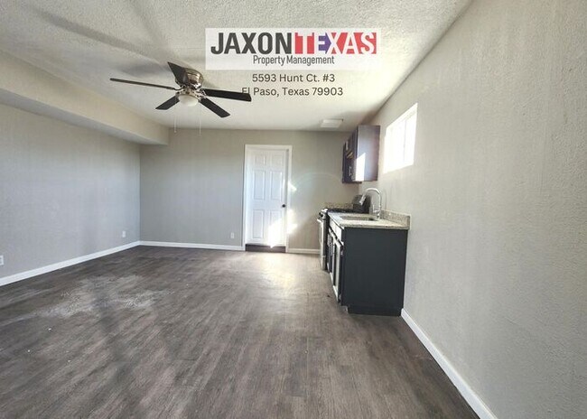 Foto del edificio - 5593 Hunt Ct