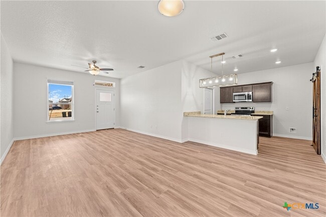 Building Photo - 1114 Zora Dr