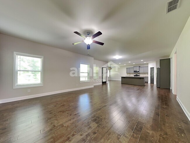 Foto del edificio - 1857 Bloom Ct