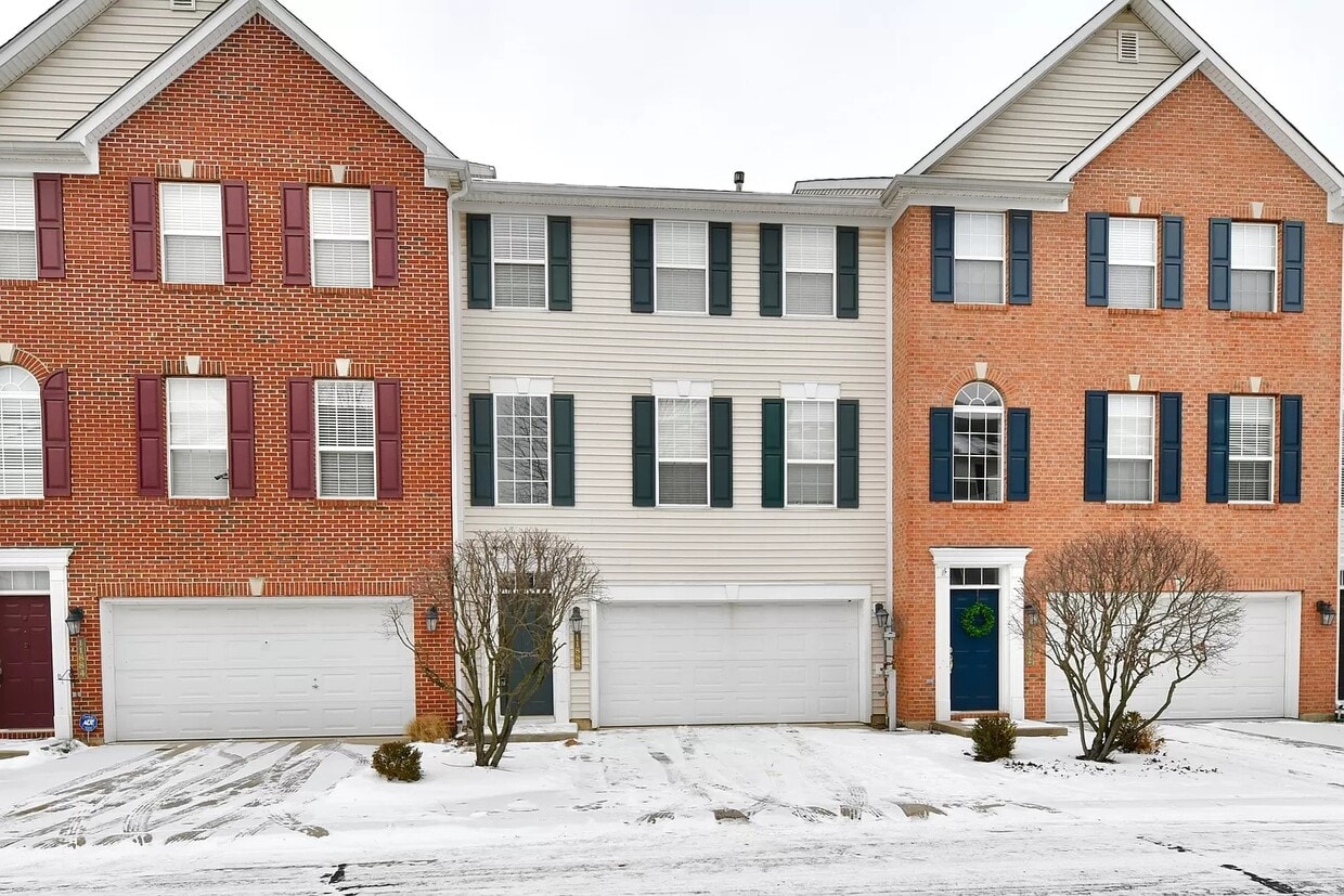 11888 Esty Way, Carmel, IN 46033 Townhome Rentals in Carmel IN