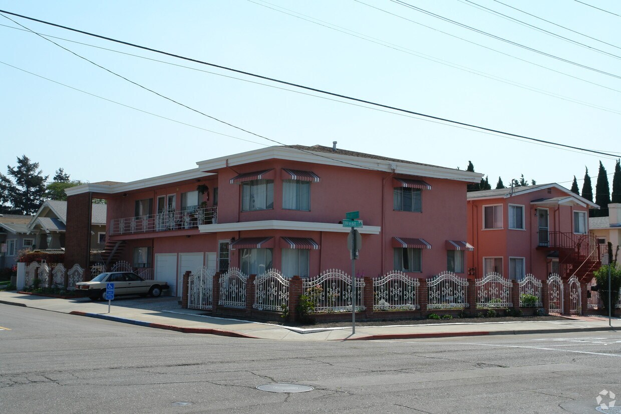 Foto del edificio - 695 42nd St