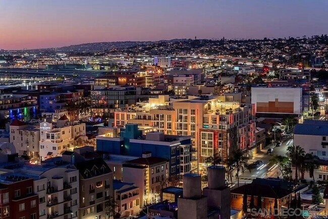 Foto del edificio - 300 W Beech St