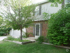 Building Photo - 2013 Lexington Ct