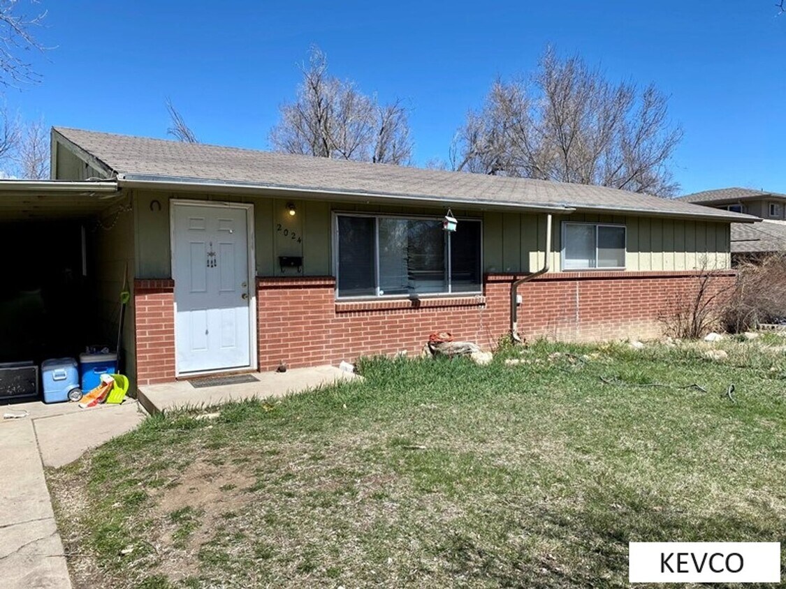 Primary Photo - Charming House in Campus West!
