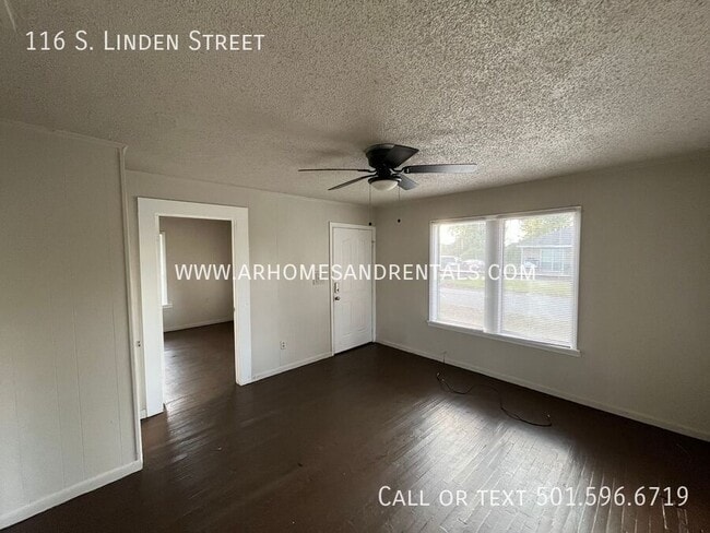 Building Photo - 116 S Linden St