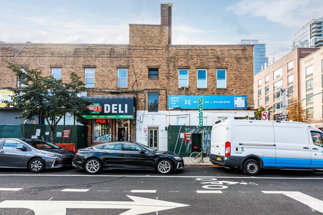 Building Photo - 135 Kent Ave