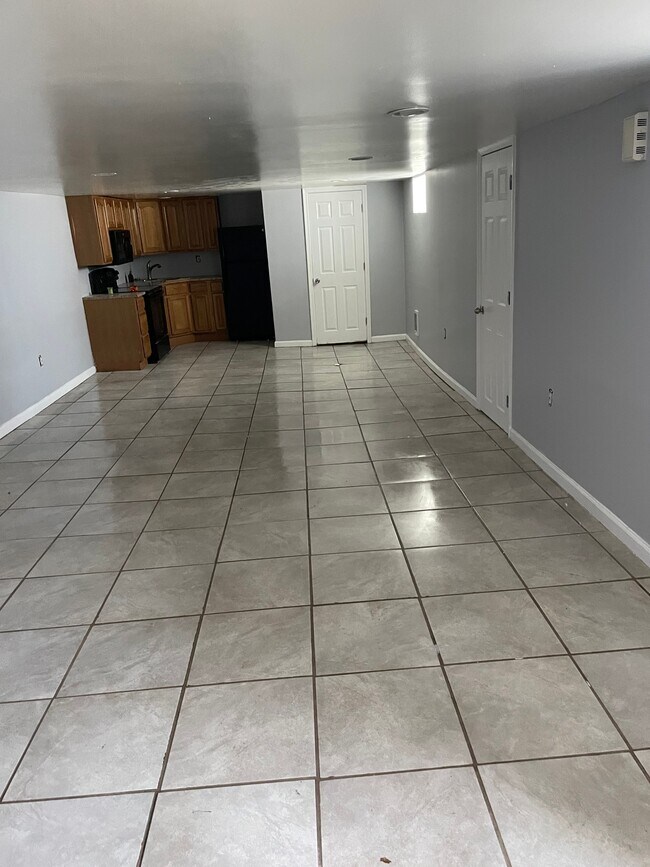 Foto del edificio - 5116 Cottage St