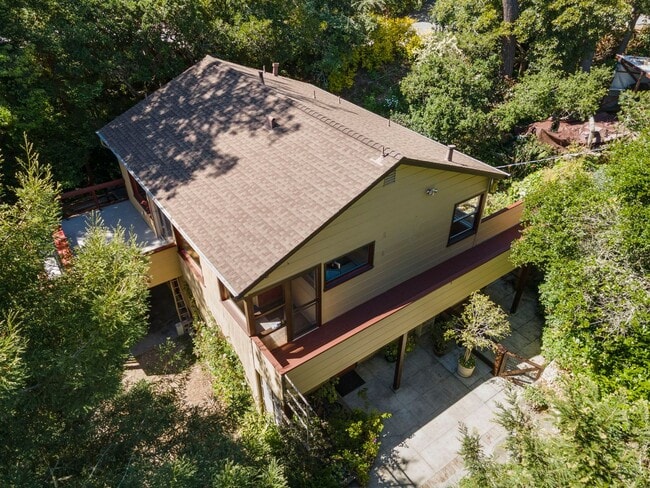 Building Photo - Carmel Tree House - Available Now