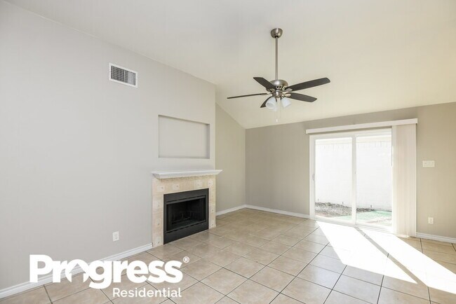 Building Photo - 6710 Silver Sage Dr