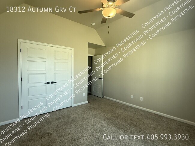 Foto del edificio - 18312 Autumn Grv Ct