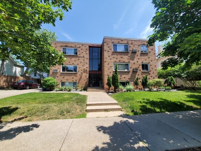 Building Photo - 2639 Colfax Ave S