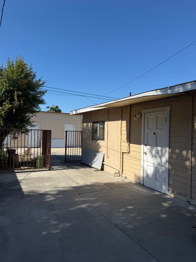 Foto del edificio - 10031 Larson Ave
