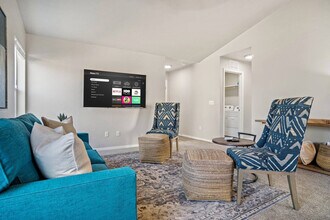 Building Photo - 11590 Maidstone St