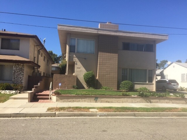 Building Photo - 12529 Cedar Ave