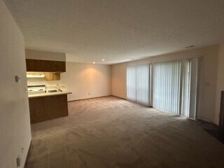 Building Photo - Now Leasing Spacious 1 Bedroom Condo Locat...