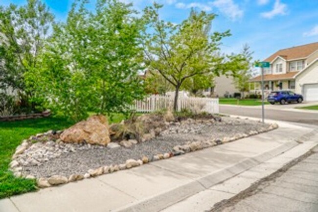 Building Photo - 4 Bedroom Stansbury Park Home