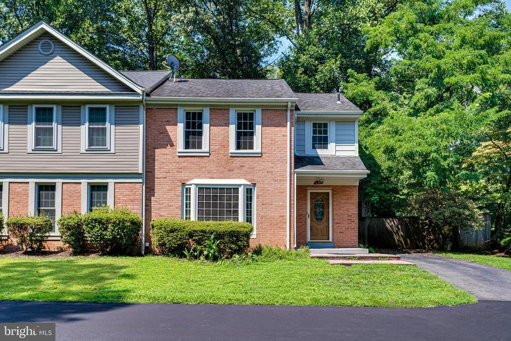 Primary Photo - 9995 Hemlock Woods Ln