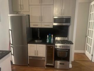 Foto del edificio - 47 1/2  E 1st Street (2nd & 1st Ave), #4R