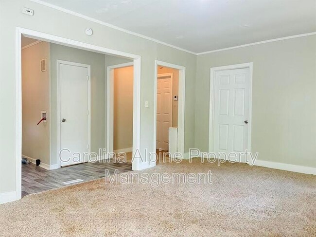 Building Photo - 1138 Browns Ave