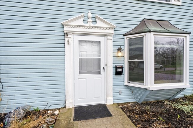 Building Photo - 5153 Norwich St