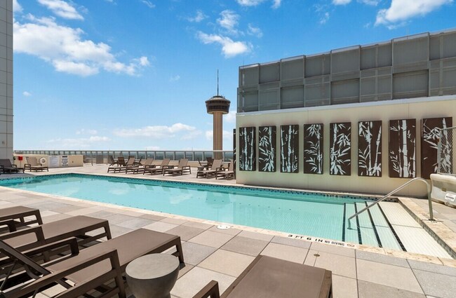 Foto del edificio - 610 E Market-189.8