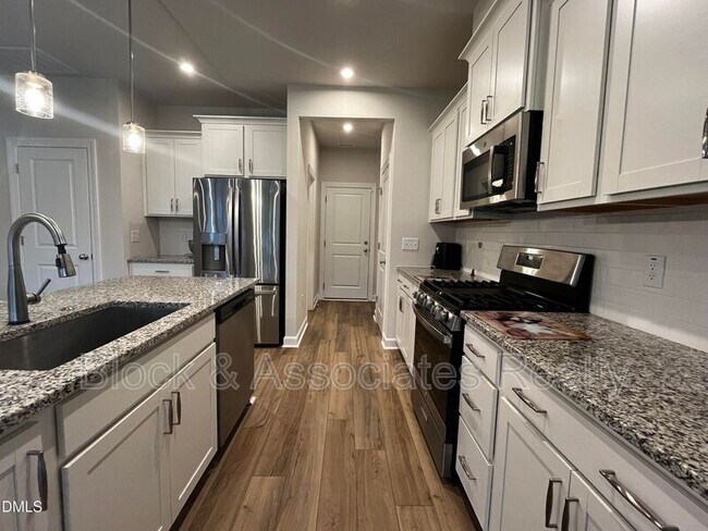 Foto del edificio - 519 Brittany Ct