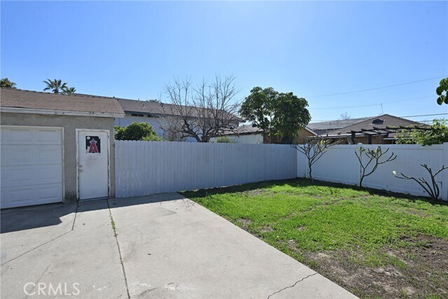 Building Photo - 1016 E Wilshire Ave