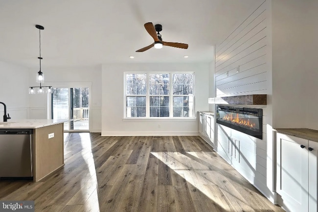 Building Photo - 1022 Trinity Rd