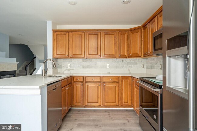 Building Photo - 12079 Trumbull Way