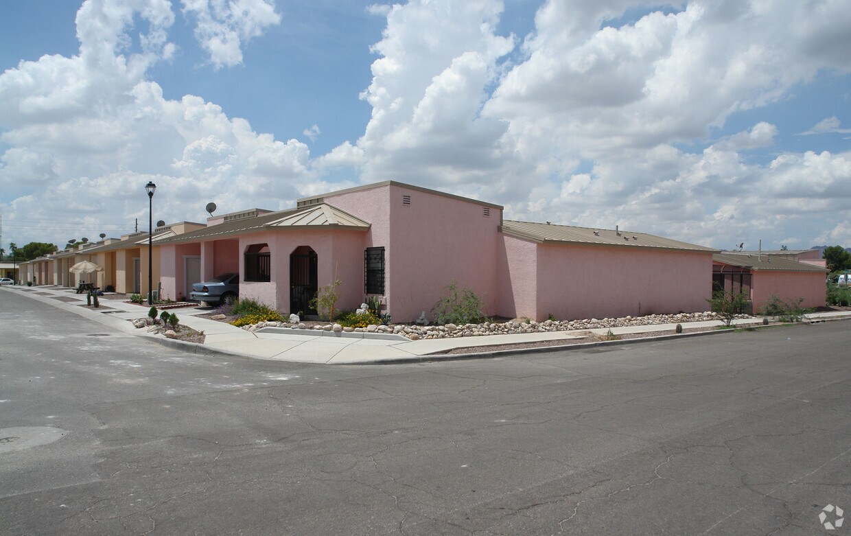 Foto principal - 261 W Laguna St