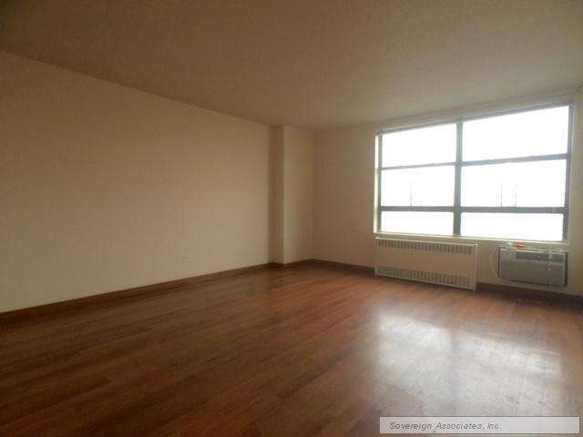Foto del edificio - 3333 Broadway